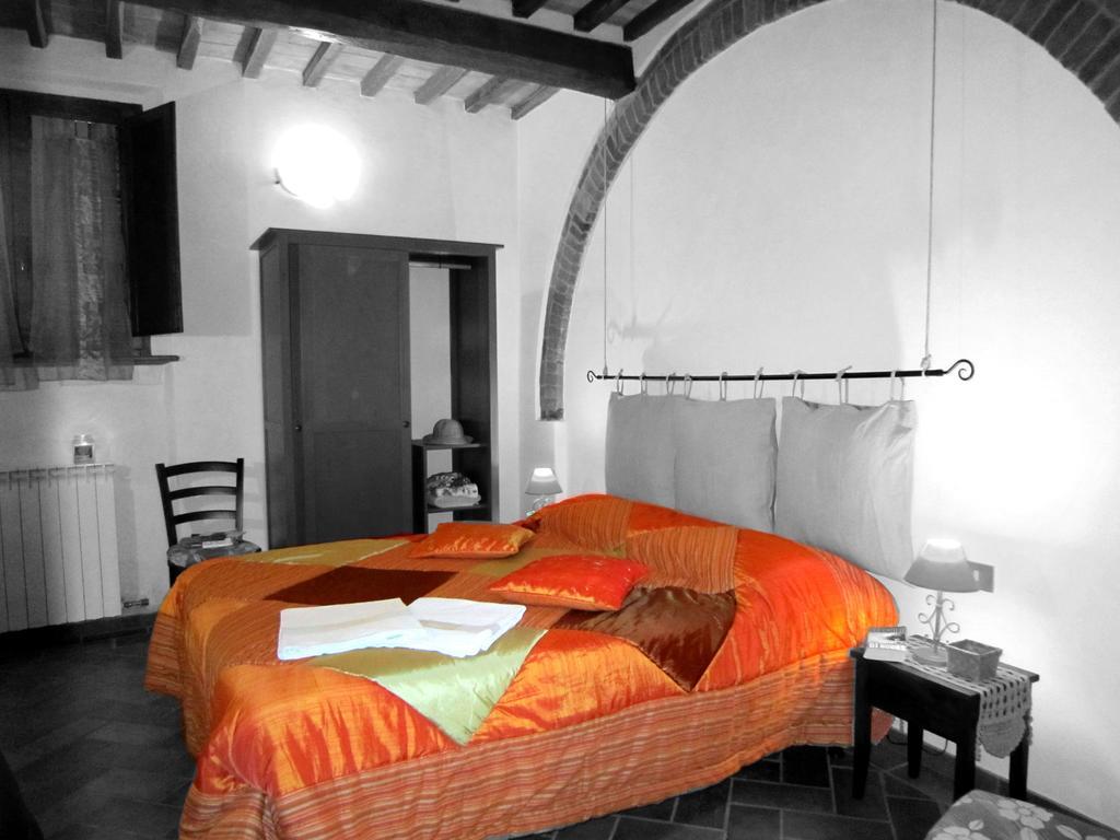 B&B Le Logge Di Sopra Asciano Exterior foto